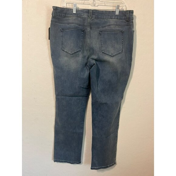 Chico's So Slimming Sz 2.5 ( US L 14) Medium Wash Straight Leg - Picture 5 of 7